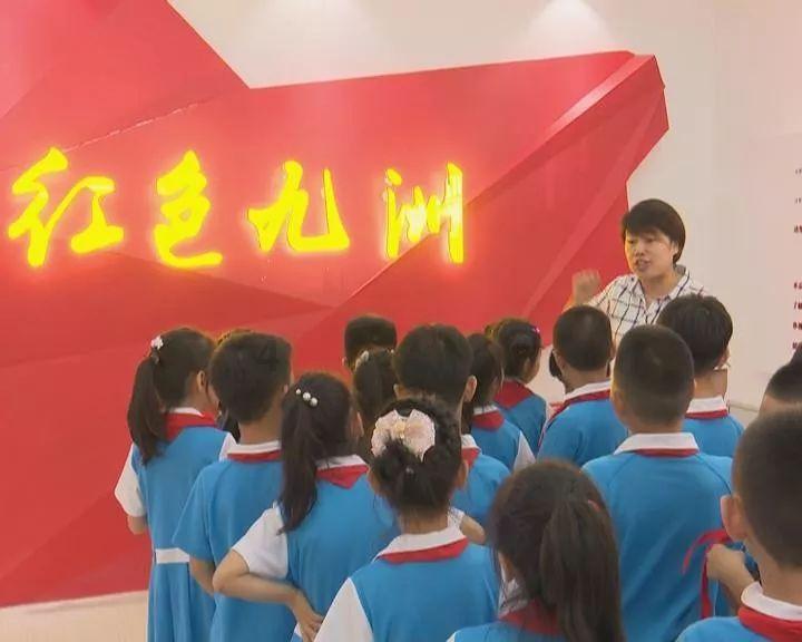 奔驰GLE Coupe矩阵改色膜钛金属，视觉效果更加出众